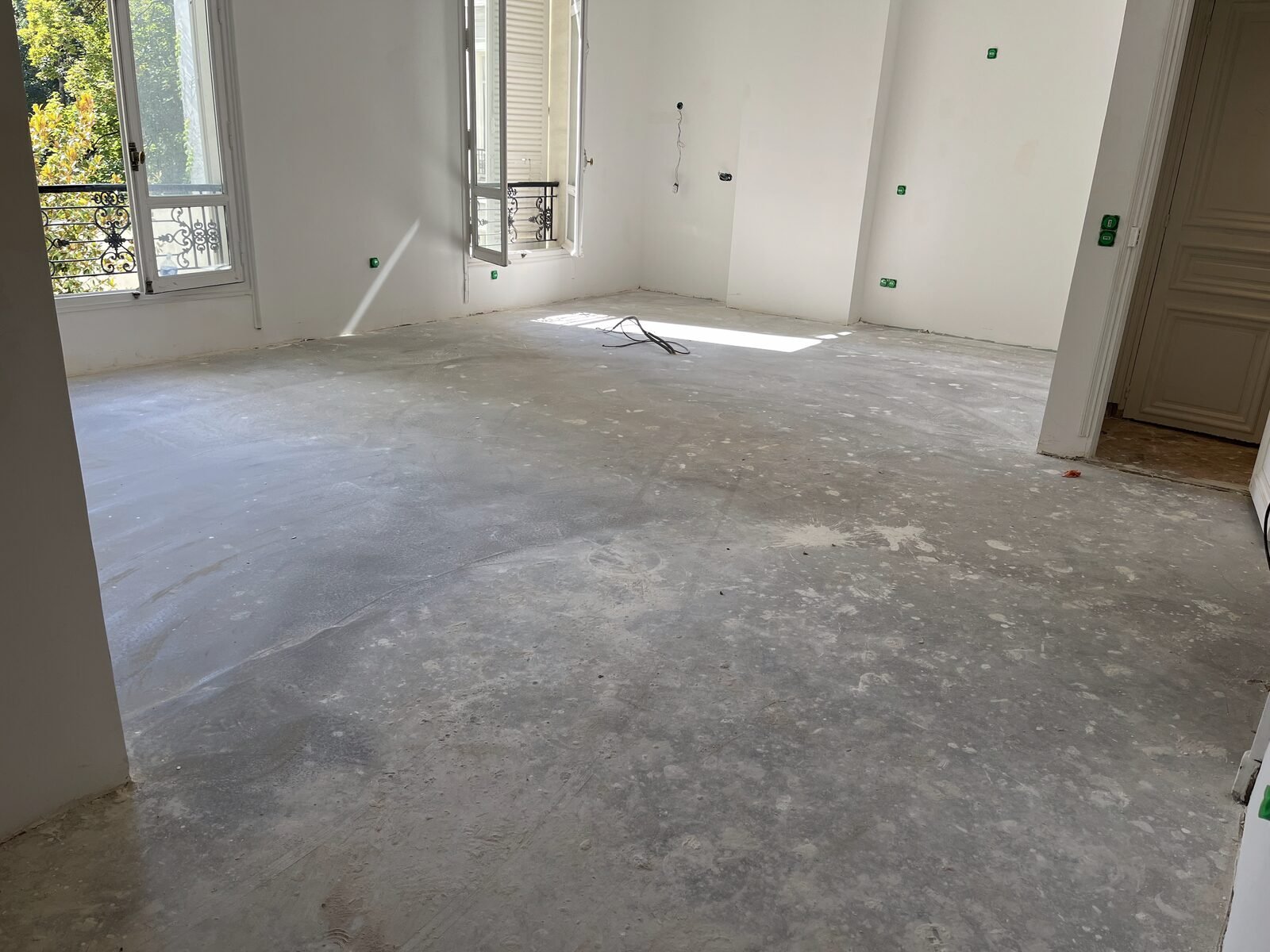 La pièce avant les travaux, chape nue